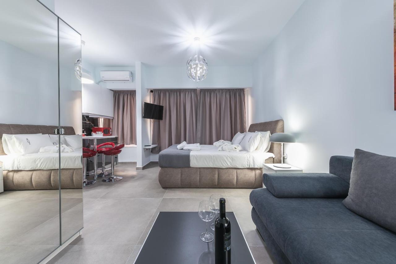 Iguana Gold Luxury Suites 1Min From Ermou Str Atenas Exterior foto
