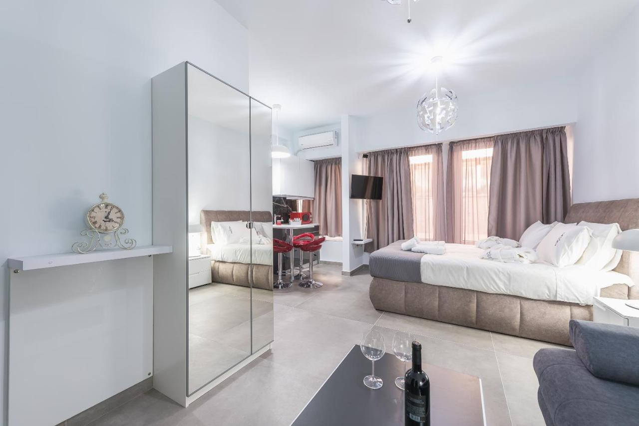 Iguana Gold Luxury Suites 1Min From Ermou Str Atenas Exterior foto
